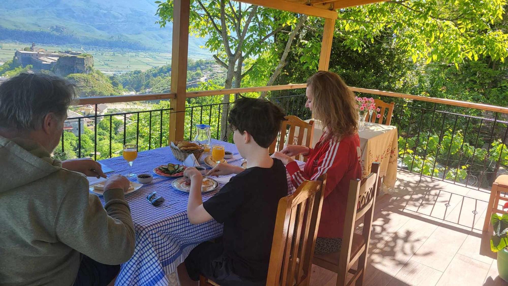 Guest House Hasko Gjirokastër 외부 사진