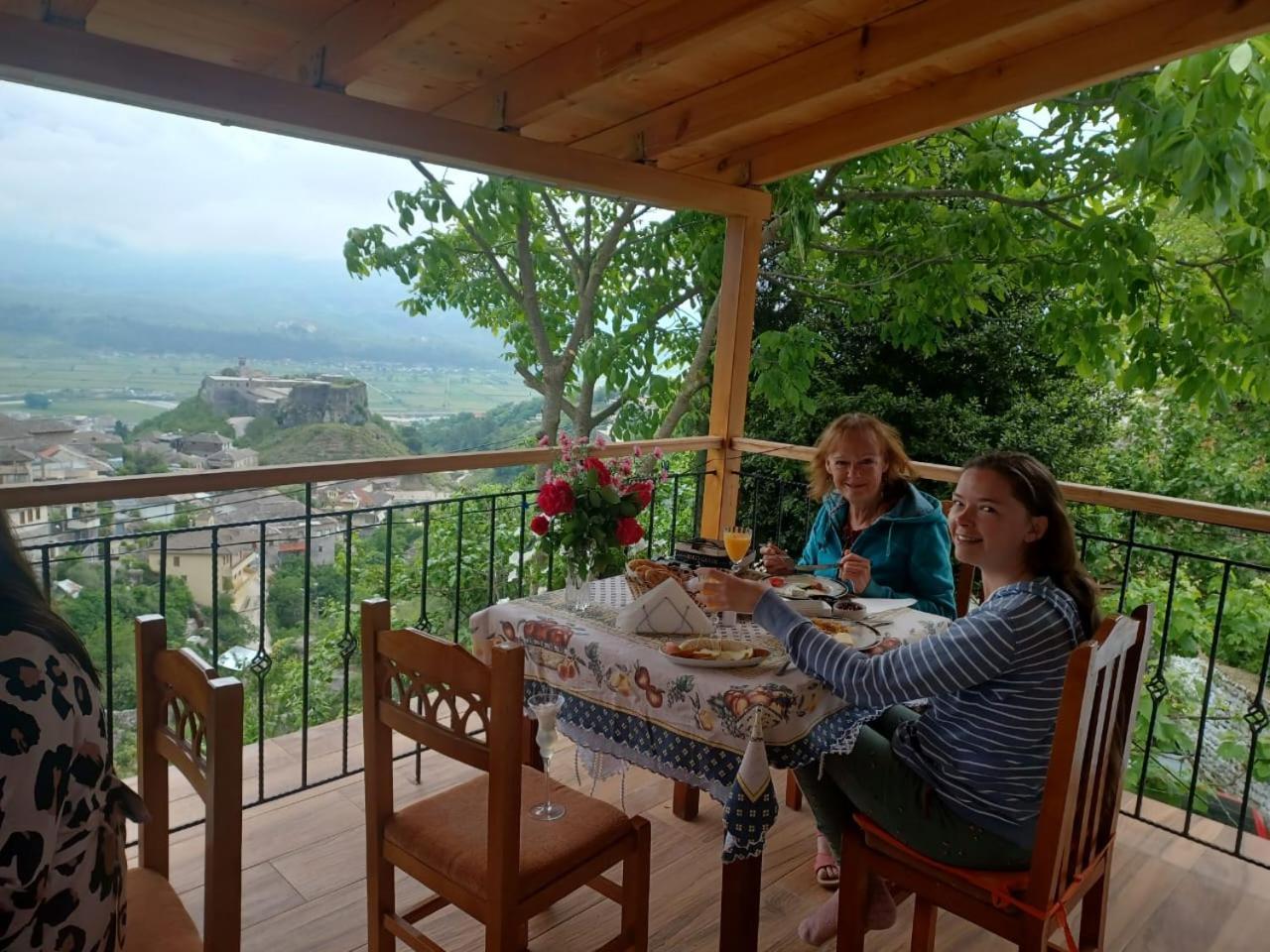 Guest House Hasko Gjirokastër 외부 사진